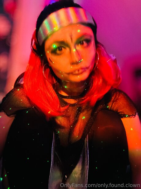 Only Found Clown model naked pic