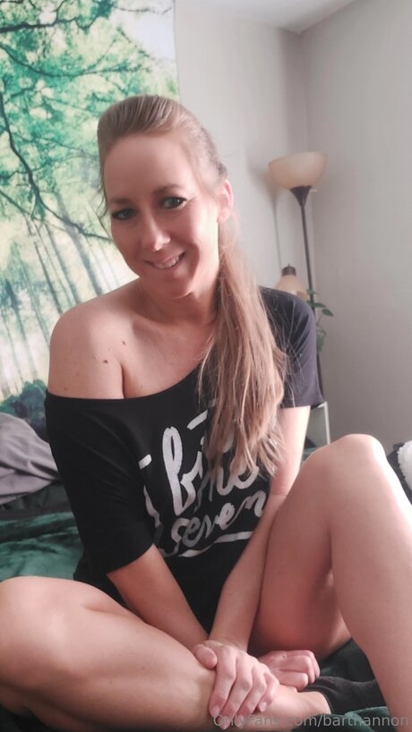 Barthannon hot model pic