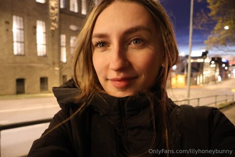 Lilyhoneybunny hd actress pic