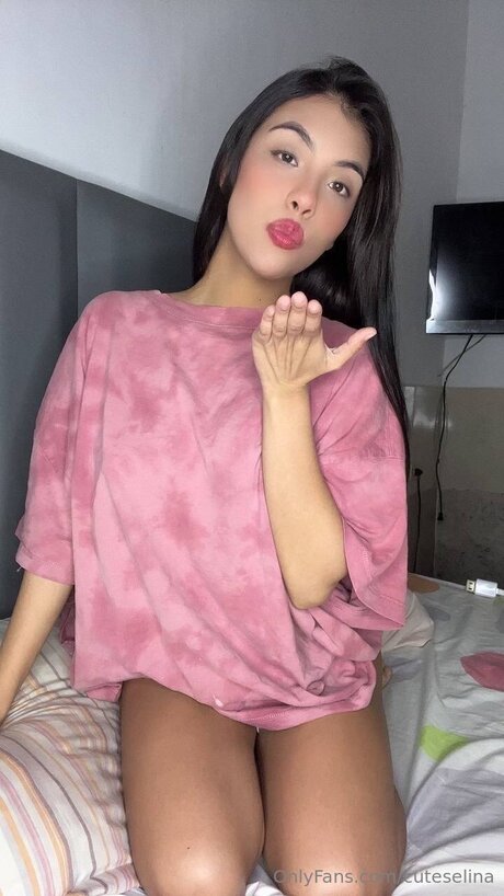 Cuteselina star exclusive pictures