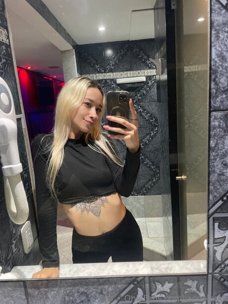 ebony onlyfans erotic pic