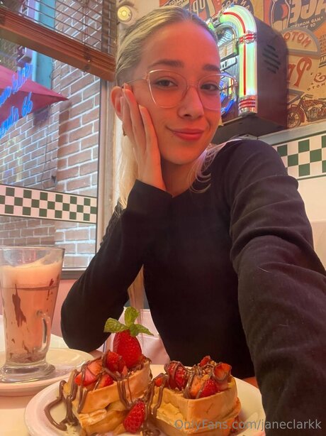 Janeclarkk adult model images