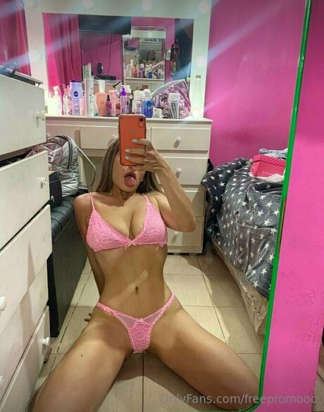 Sweet Blondieefree free model pictures