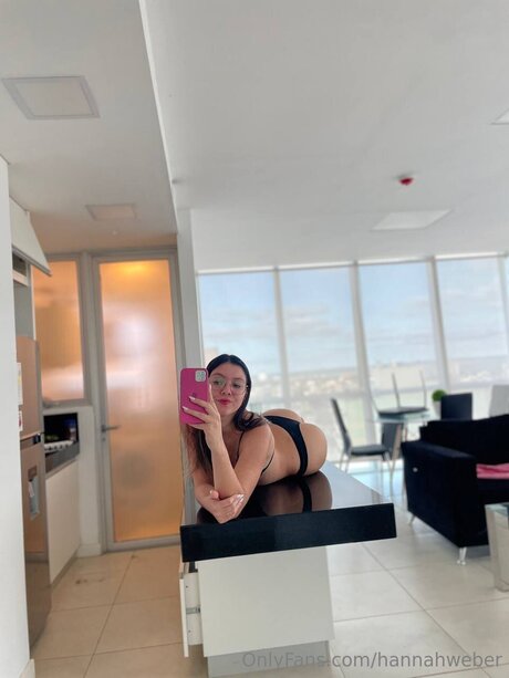 Hannahweber art actress picture