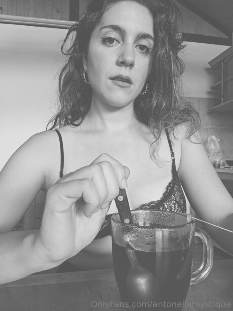 Ladyaria Hot star erotic photos