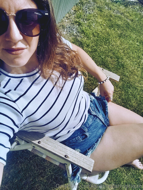 Ladyaria Hot beautiful star photos