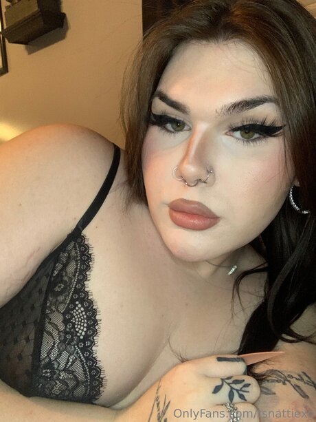 Tsnattiexo nude star photo