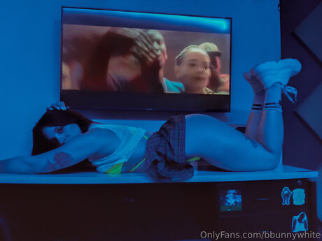 Bbunnywhite sex model photo