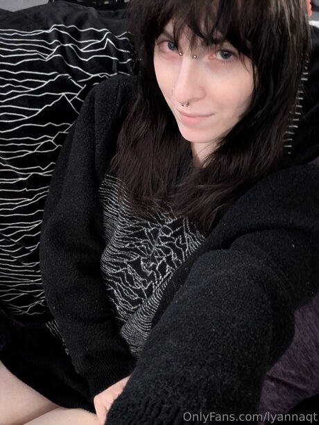 Lyannaqt model free pic