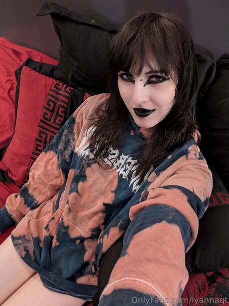 Lyannaqt top model photo