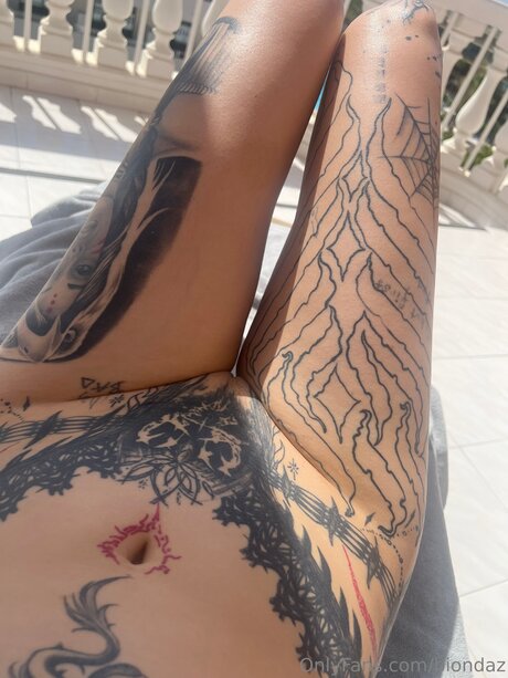 Biondaz model xxx gallery