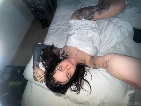 Biondaz pornstar pretty archive