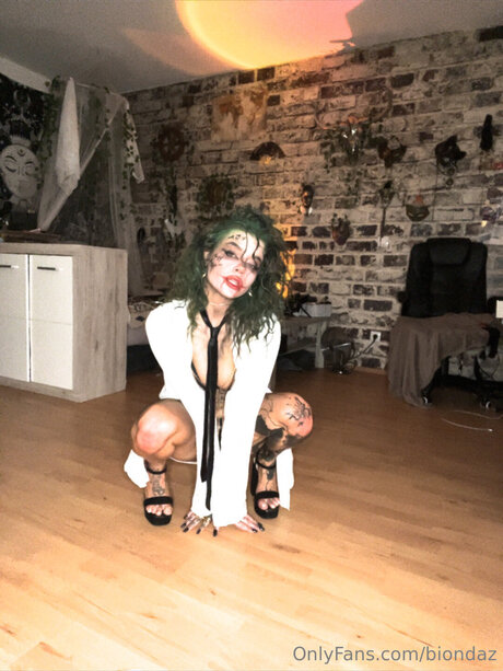 Biondaz model sex archive