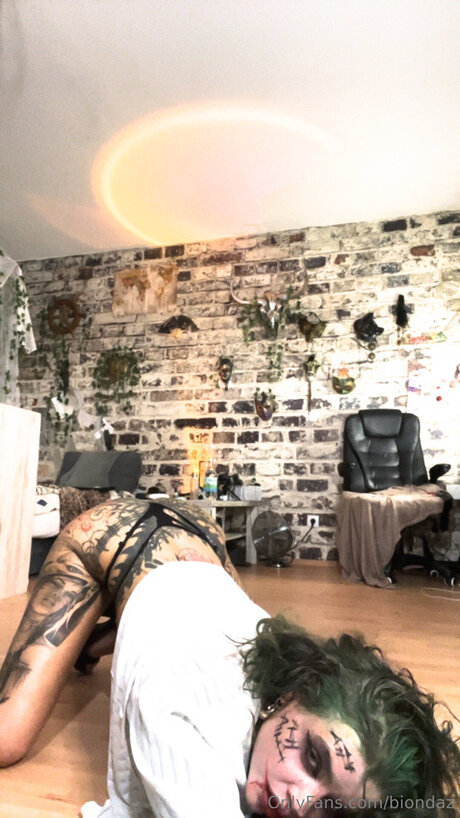 Biondaz star hot picture