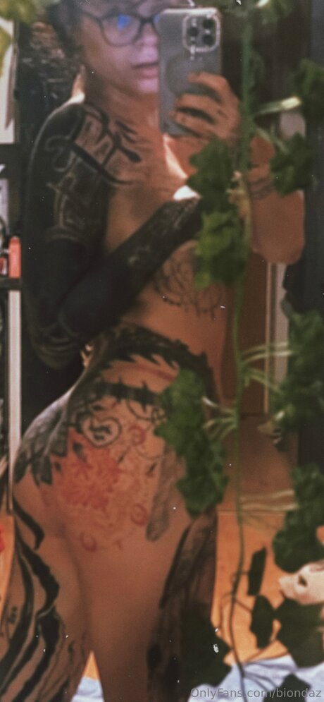 Biondaz model beautiful picture