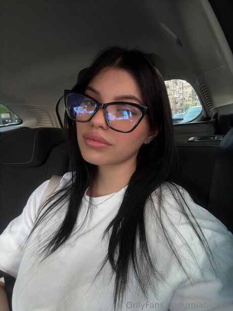 Miabloomi free pornstar pics