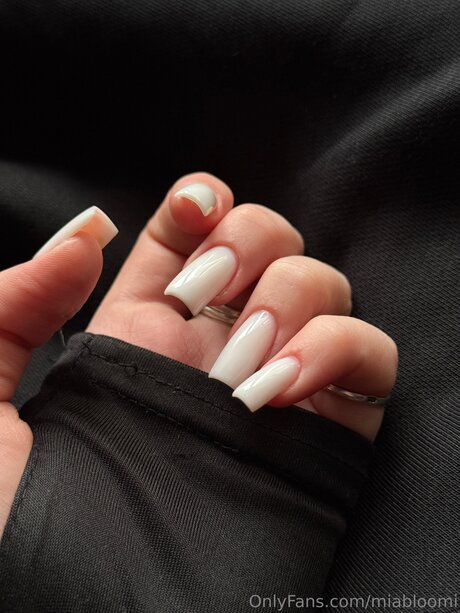 Miabloomi exclusive actress images