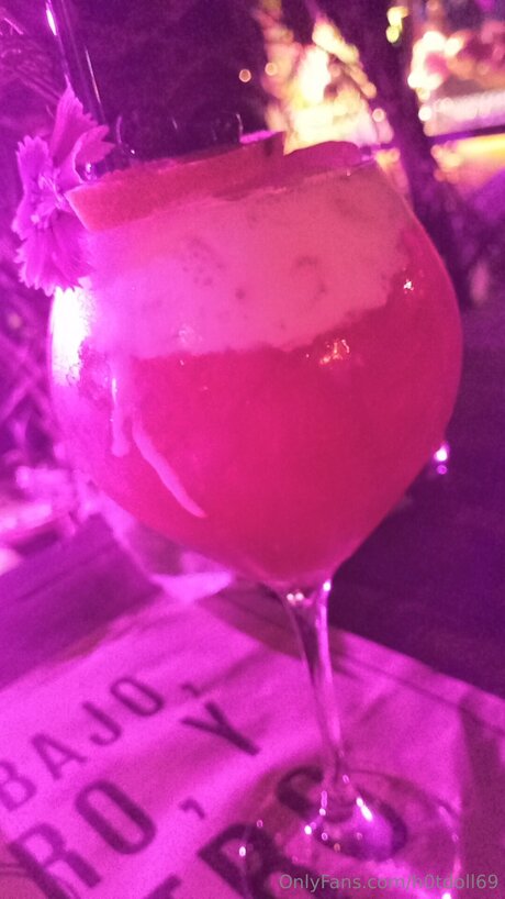 H0tdoll69 sexy model photo