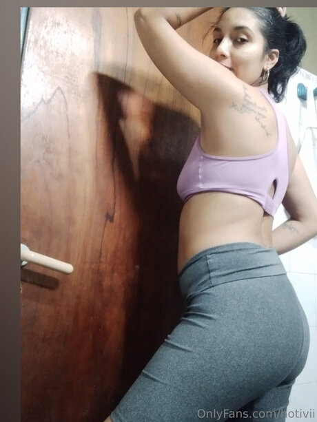 Hotivii perfect star photo