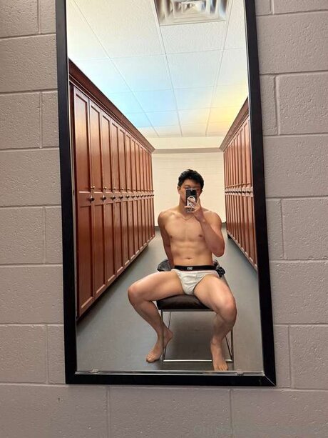 Elimintz hot model gallery