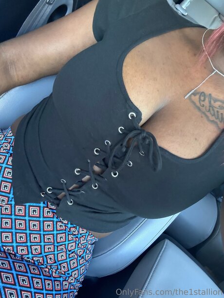 hairy legs onlyfans nudes photo