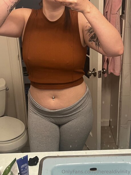 Therealdivinity pornstar exclusive images