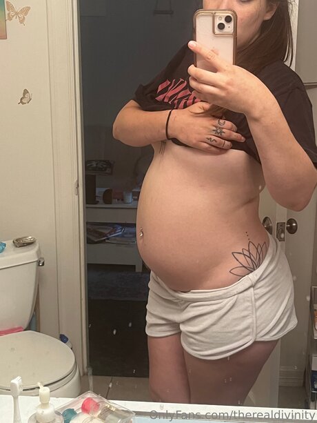 Therealdivinity pretty actress archive