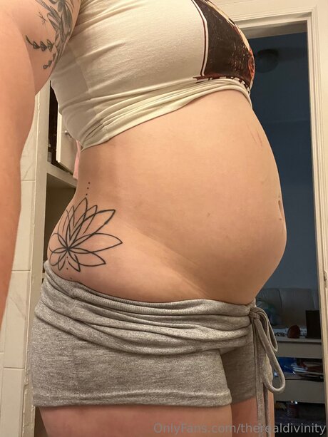 Therealdivinity pornstar adult images