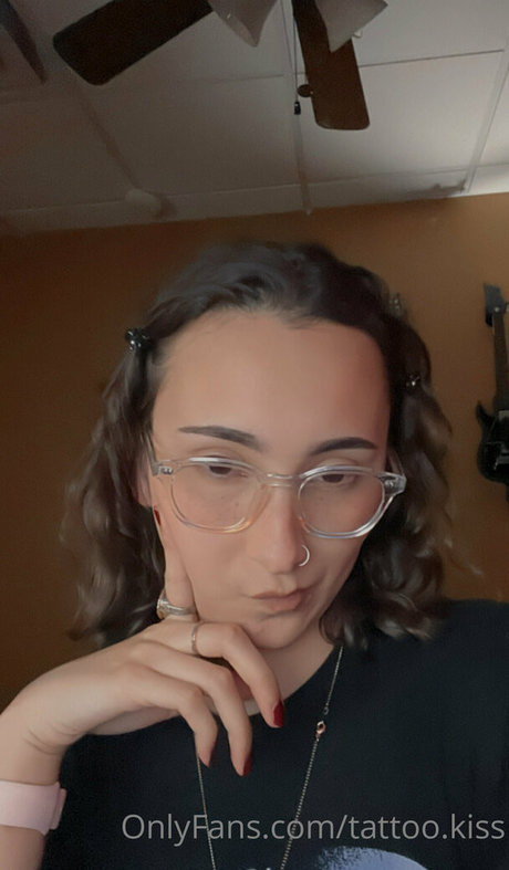 tattoo kiss pretty star galleries