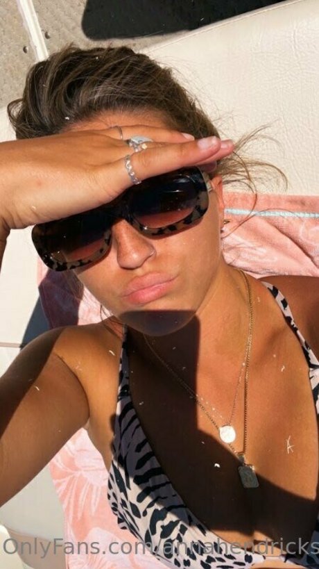 annahendrickss art model pictures