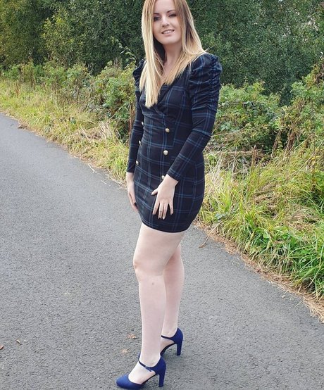 Suzy Lu star beautiful photo