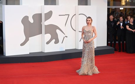 Vanessa Kirby perfect actress images