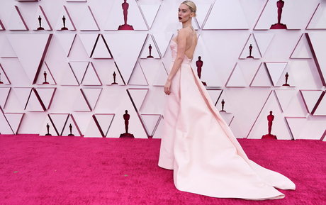 Vanessa Kirby model high quality images