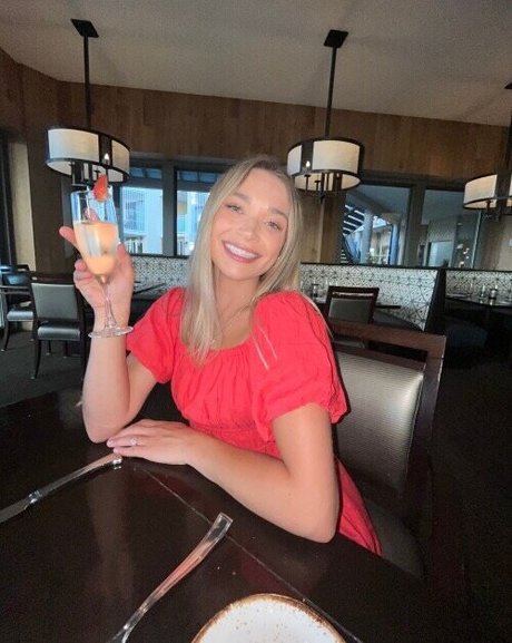 Natalie Decker model porn pics