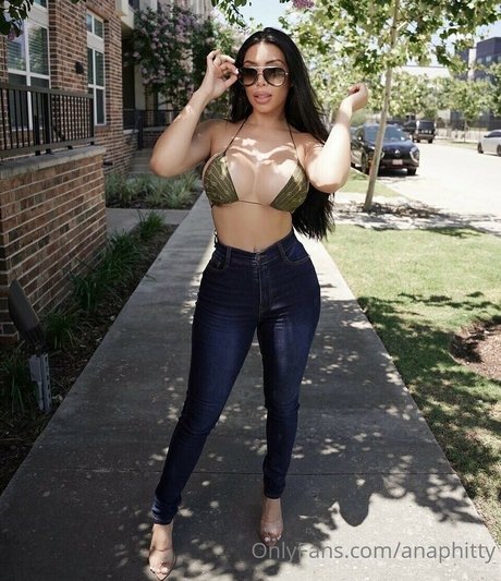 Ana Lozano pretty pornstar photos