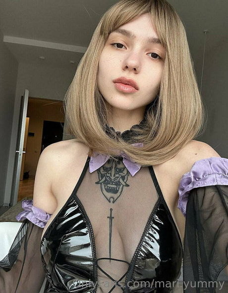 mari yummy art star gallery