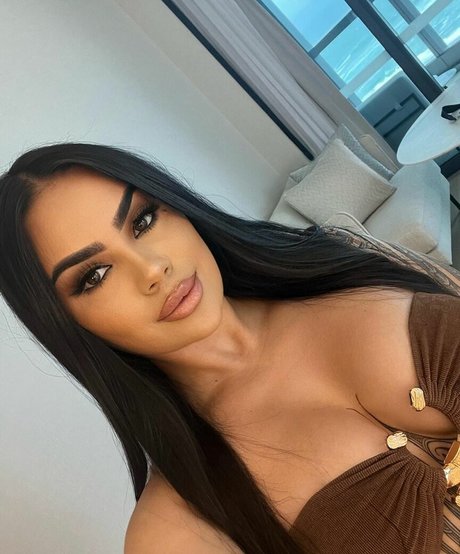 paremiria sex model images