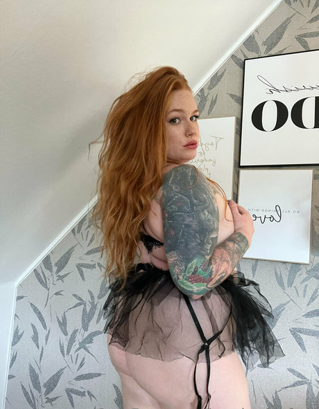 lunaloufoxfree star pornographic gallery