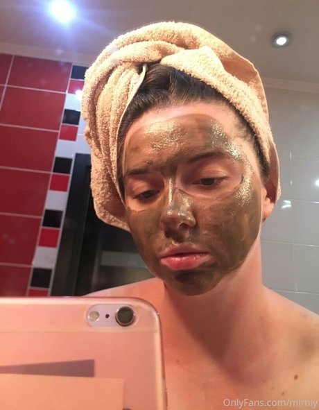 mirniy pretty model picture