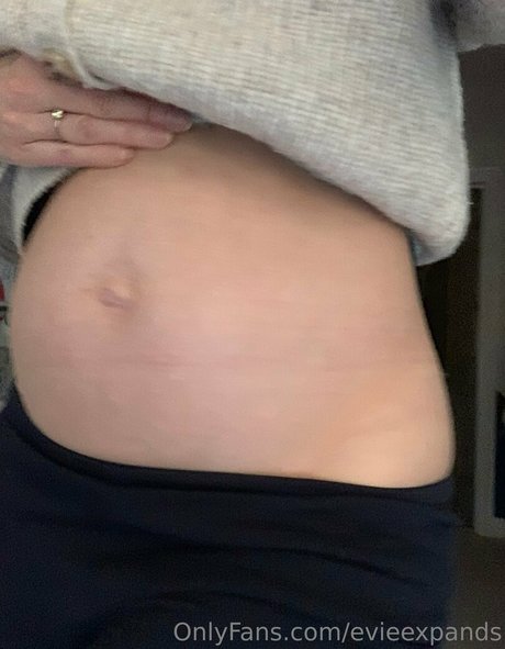 evieexpands star exclusive img