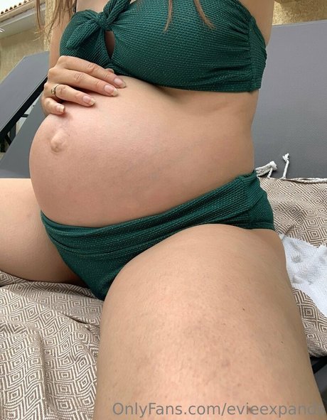 evieexpands adult actress picture