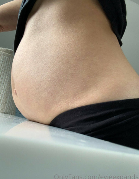 evieexpands pretty actress photos