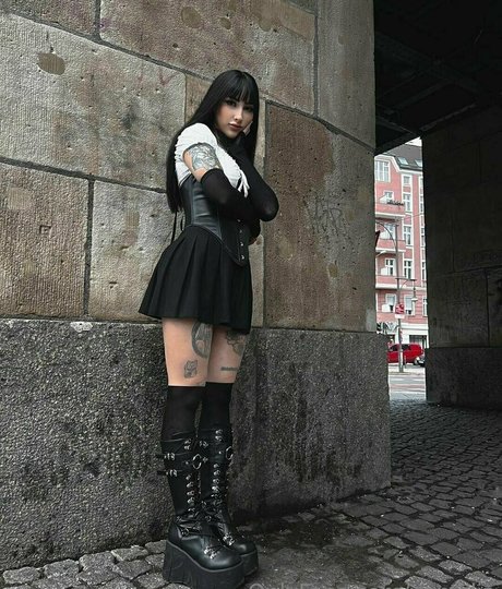 yami liia pretty model pic