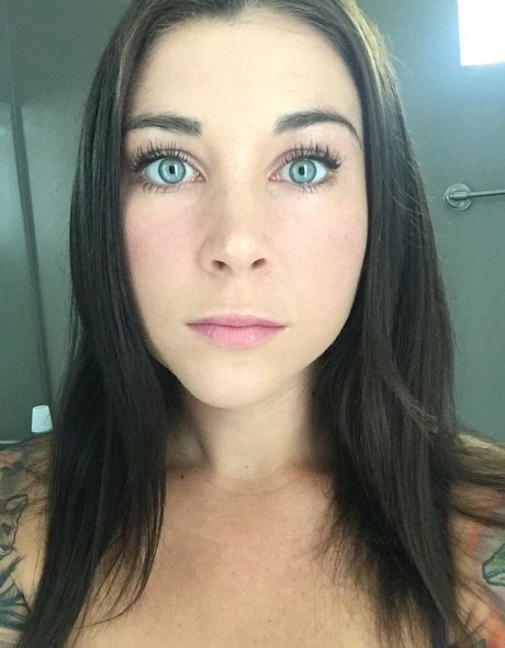 felicityfeline perfect model img