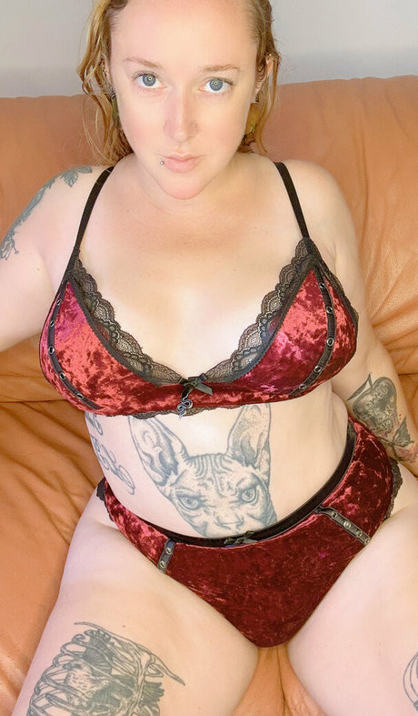 Kisica xxx model photos