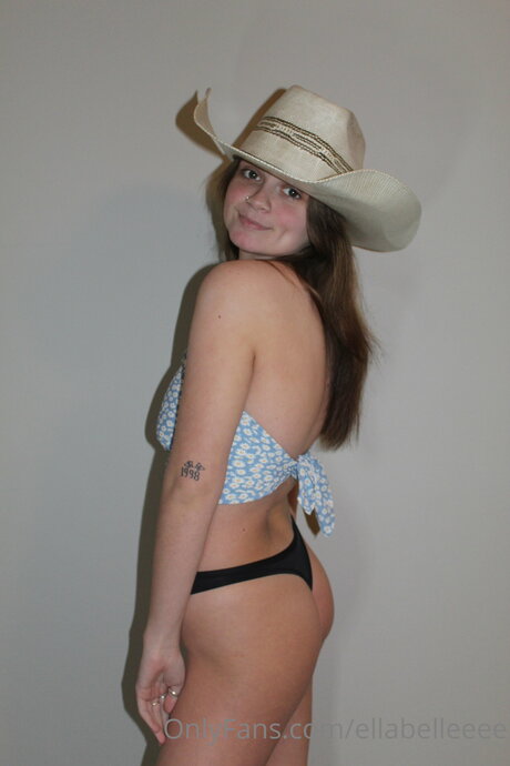 ellabelleeee pretty star photo