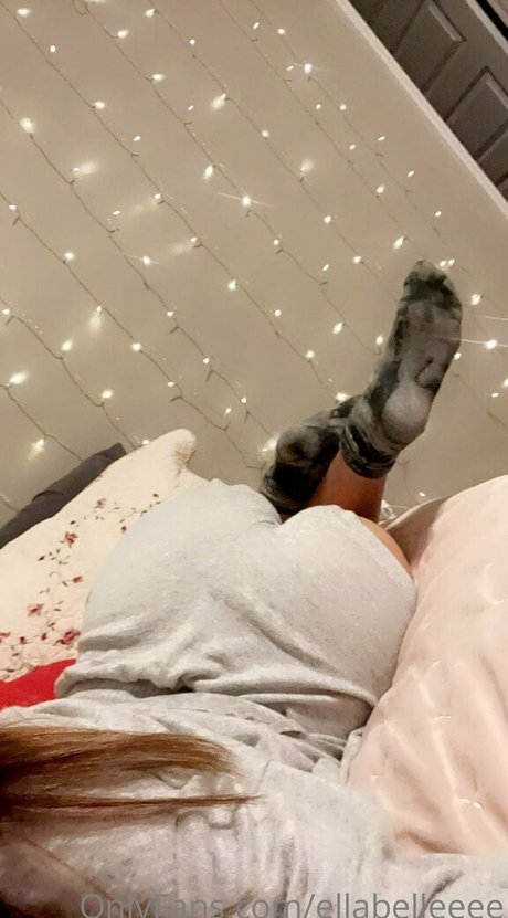 ellabelleeee model nude pics