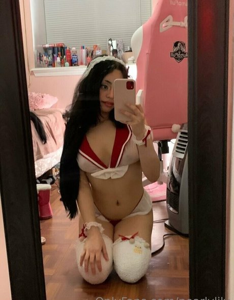 pearlylily model sexy photo