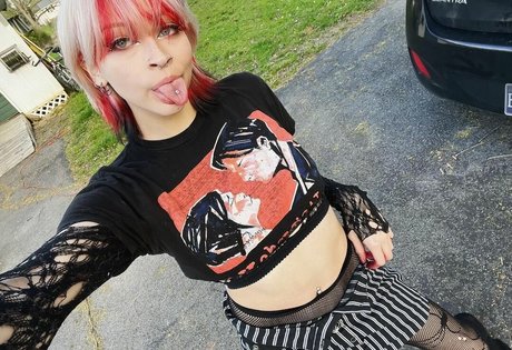 manicpixieagony nudes actress galleries