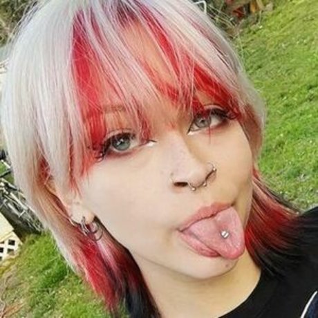 manicpixieagony model hot photo